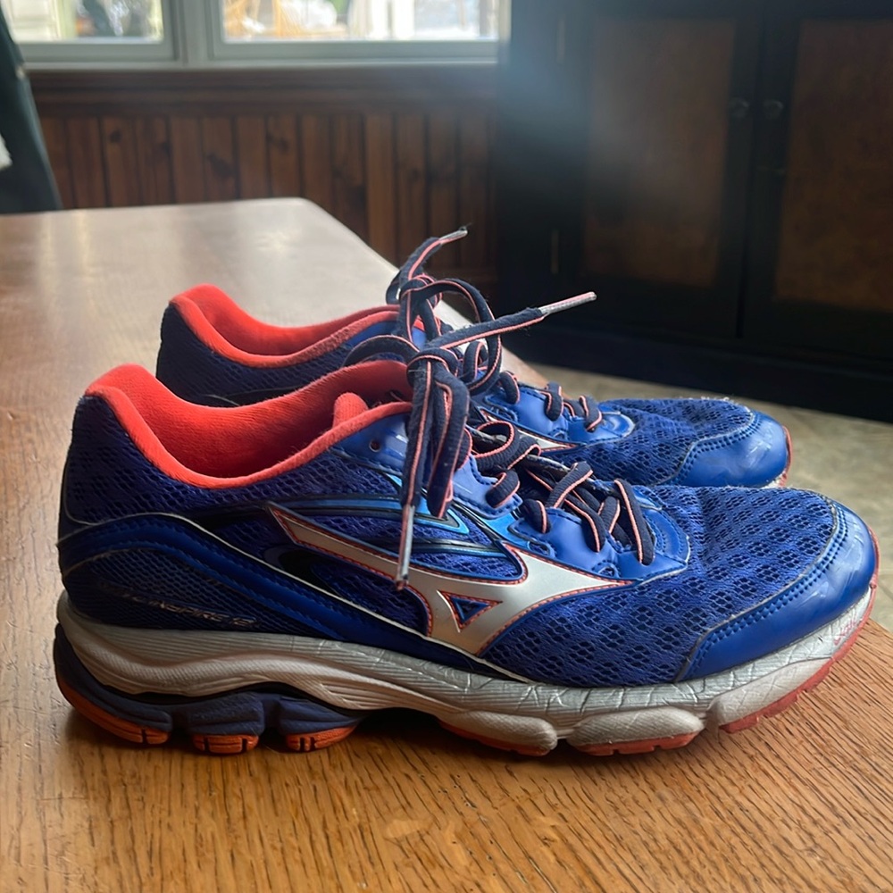 Mizuno women’s running shoe size 8
